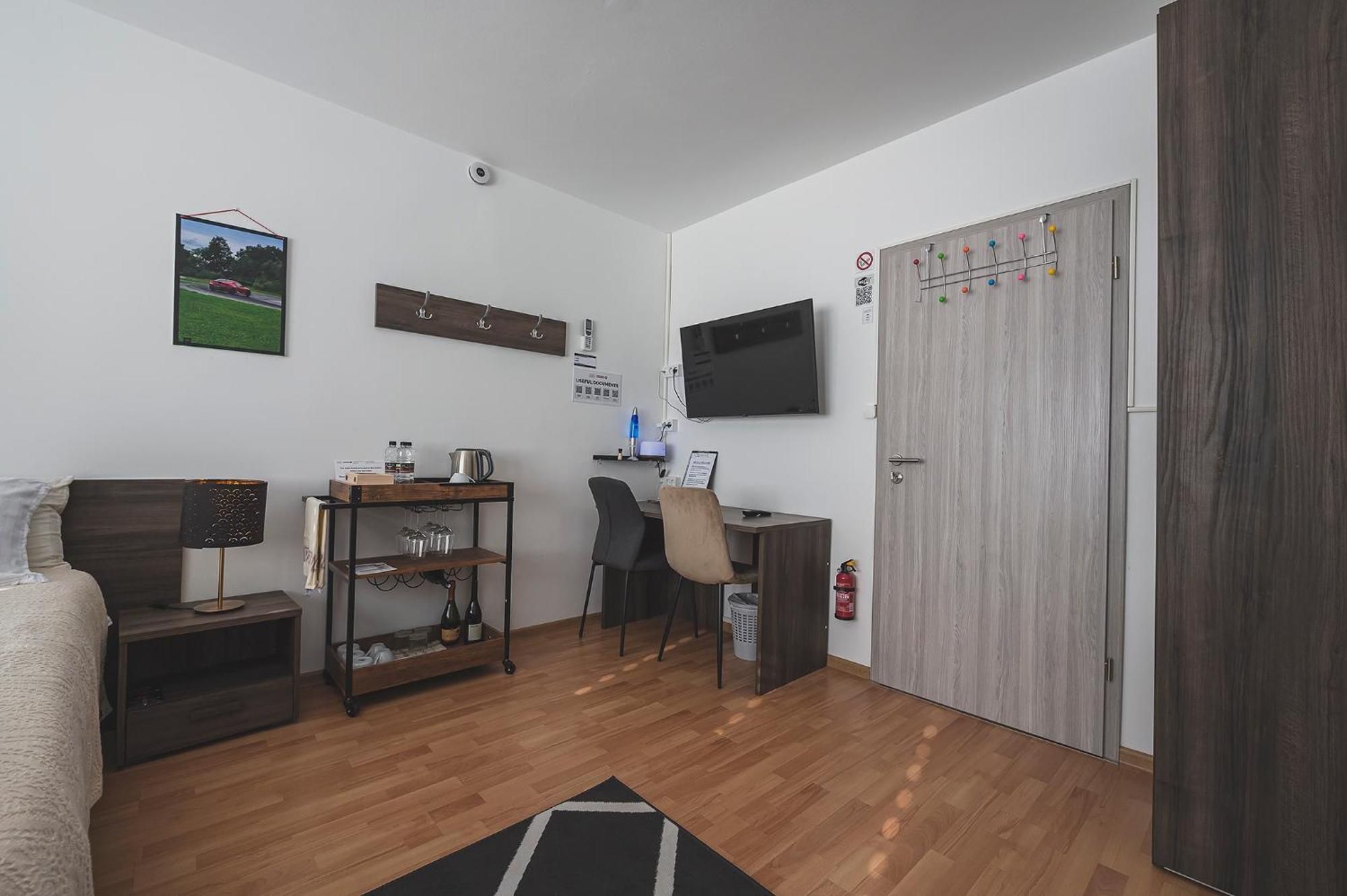 Do Avta Rooms Любляна Экстерьер фото